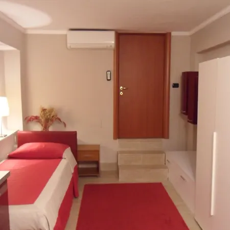 Residenza Centro מלון דירות סגראטה