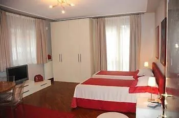 Residenza Centro מלון דירות סגראטה