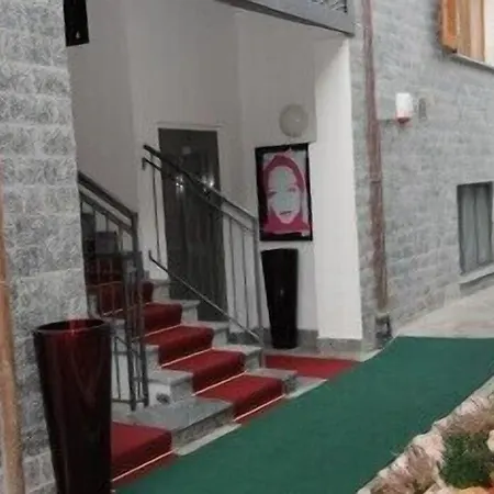 Residenza Centro アパートホテル 4*
